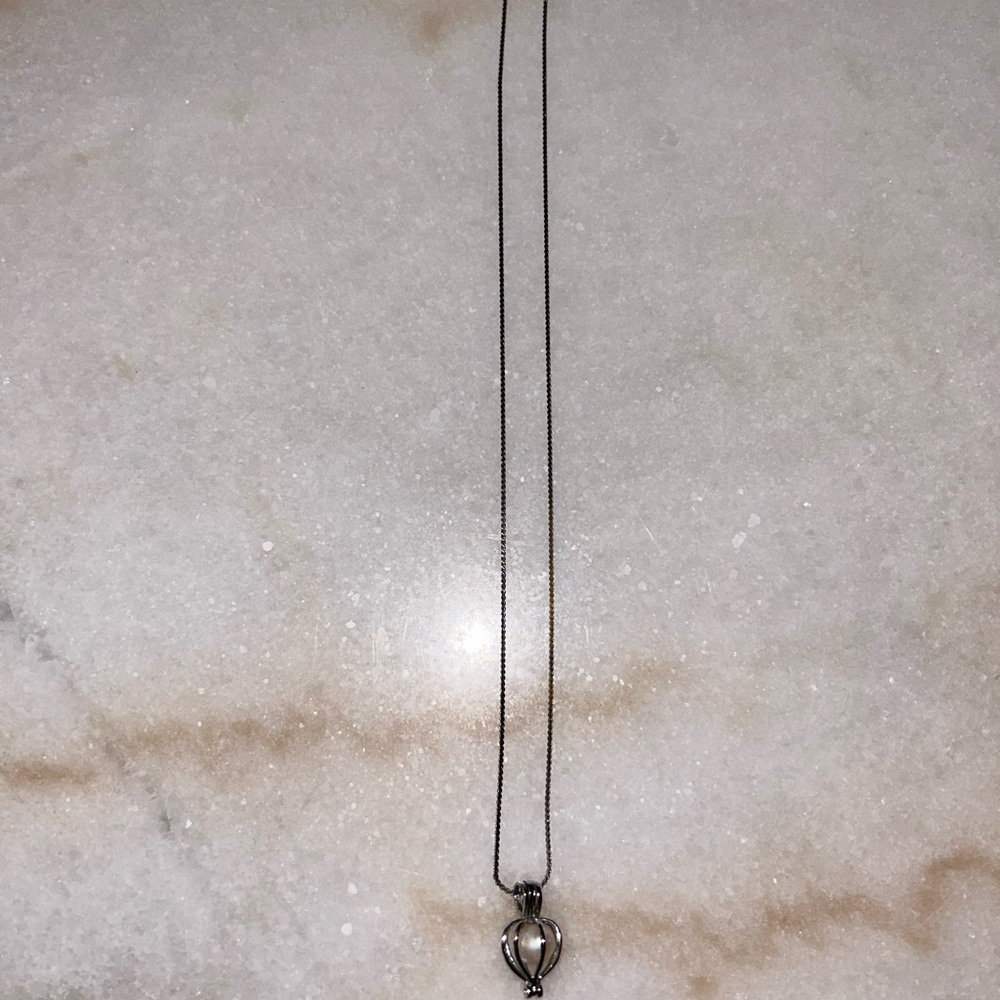 2 watches and 3 necklaces for $50 - Picture 7 of 11